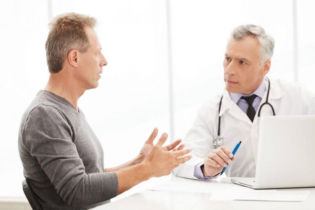 ver a un médico por síntomas de prostatite